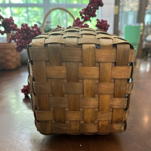 Charming Woven Basket with Vibrant Red Faux Florals - Picture 4 of 4